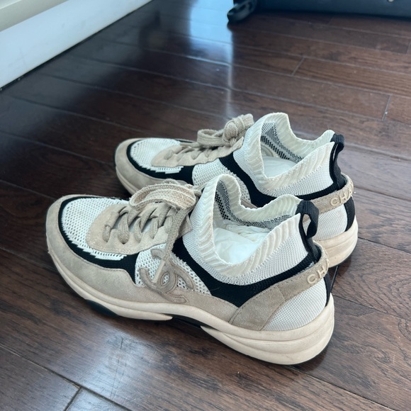 AUTHENTIC Chanel Sneakers Knit and Suede Runners White Light Pink and Black 41 - Picture 3 of 6